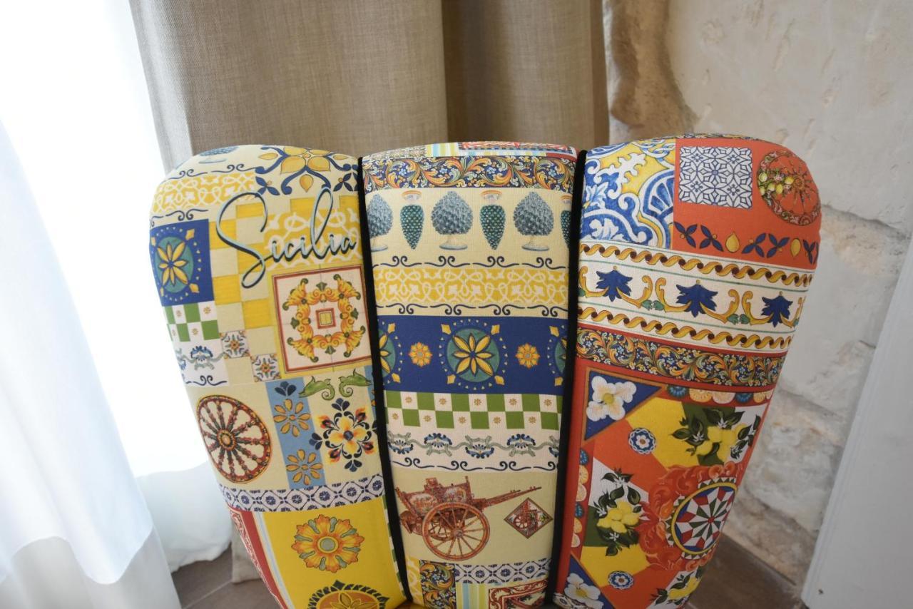 Sicilia Bedda House Bed & Breakfast Scicli Bagian luar foto